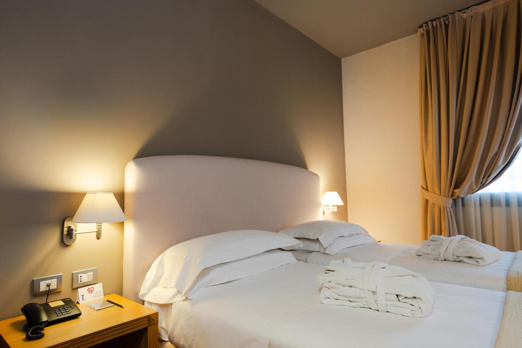 Hotel Touring Carpi Zewnętrze zdjęcie